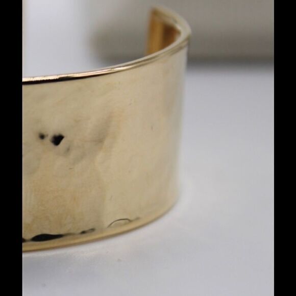 14k 19mm Hammered Polished Cuff Bangle - Picture 4 of 13